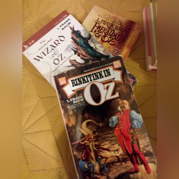 Lot of 11 Oz Books - Picture 2 of 5